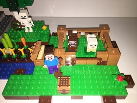 Lego Minecraft 21114 The Farm - 100% Complete w/ Instructions