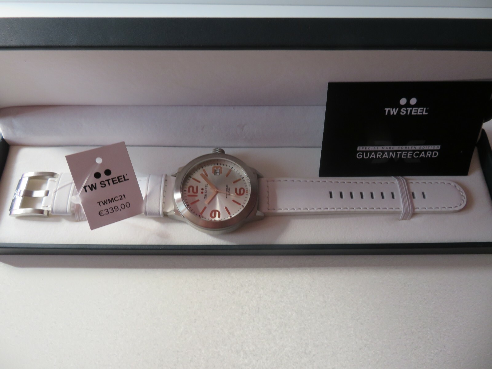 Montre TW Steel TWMC21 avec date et cadran argenté Marc Coblen