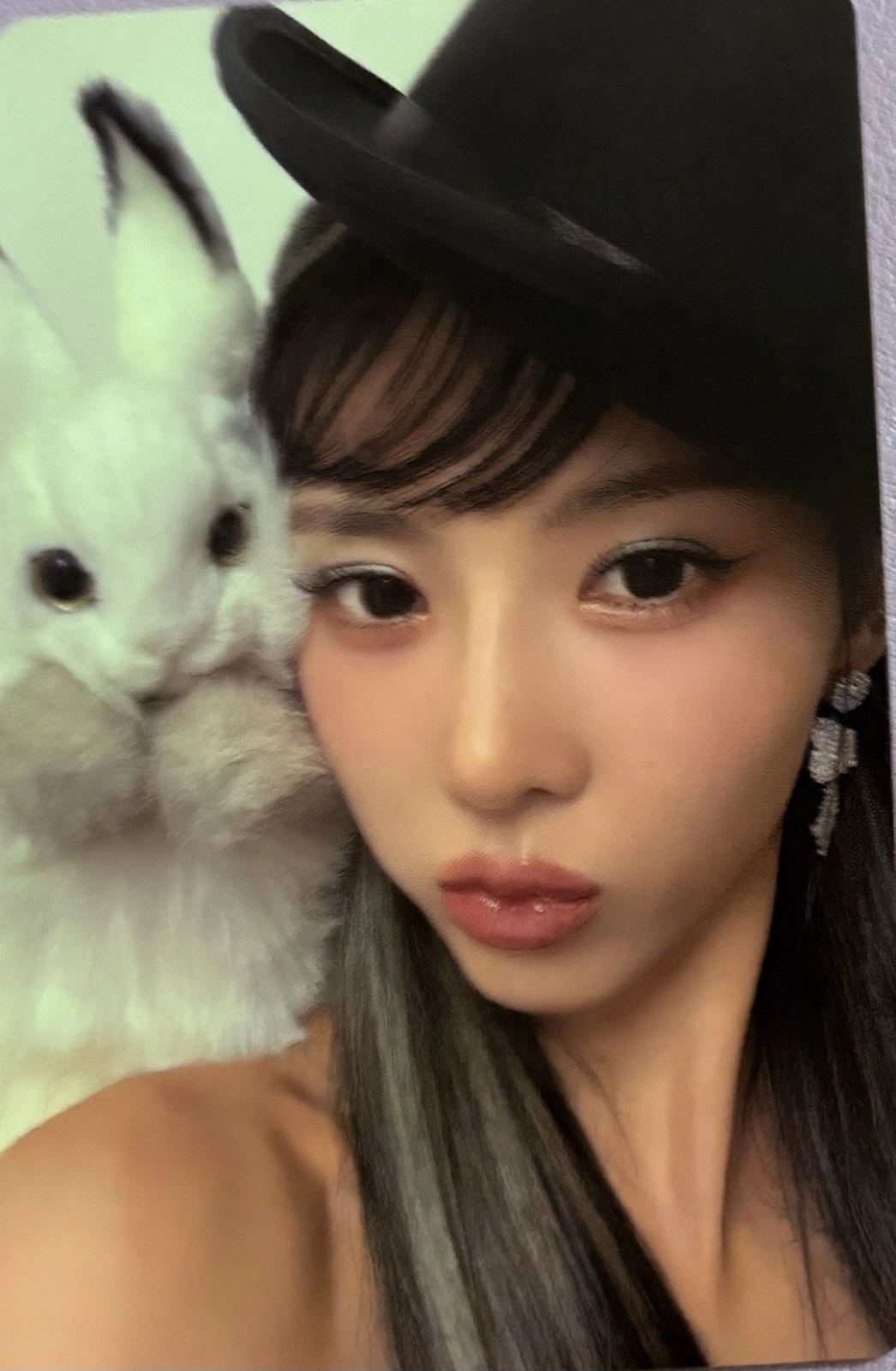 Yoohyeon - 2023 Season's Greeting MD photocard photocard