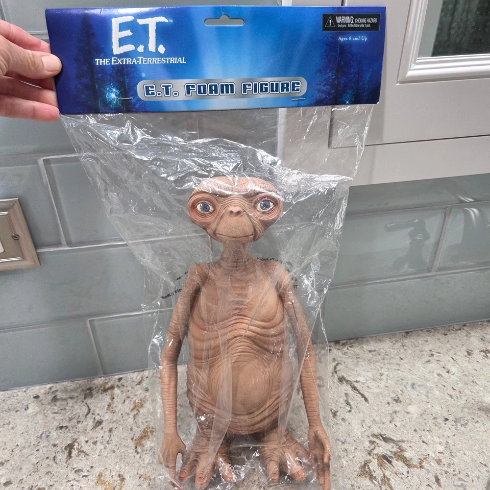 NUEVO E.T. Figura de espuma extraterrestre NECA juguete coleccionable nuevo en paquete Foto 2 de 4