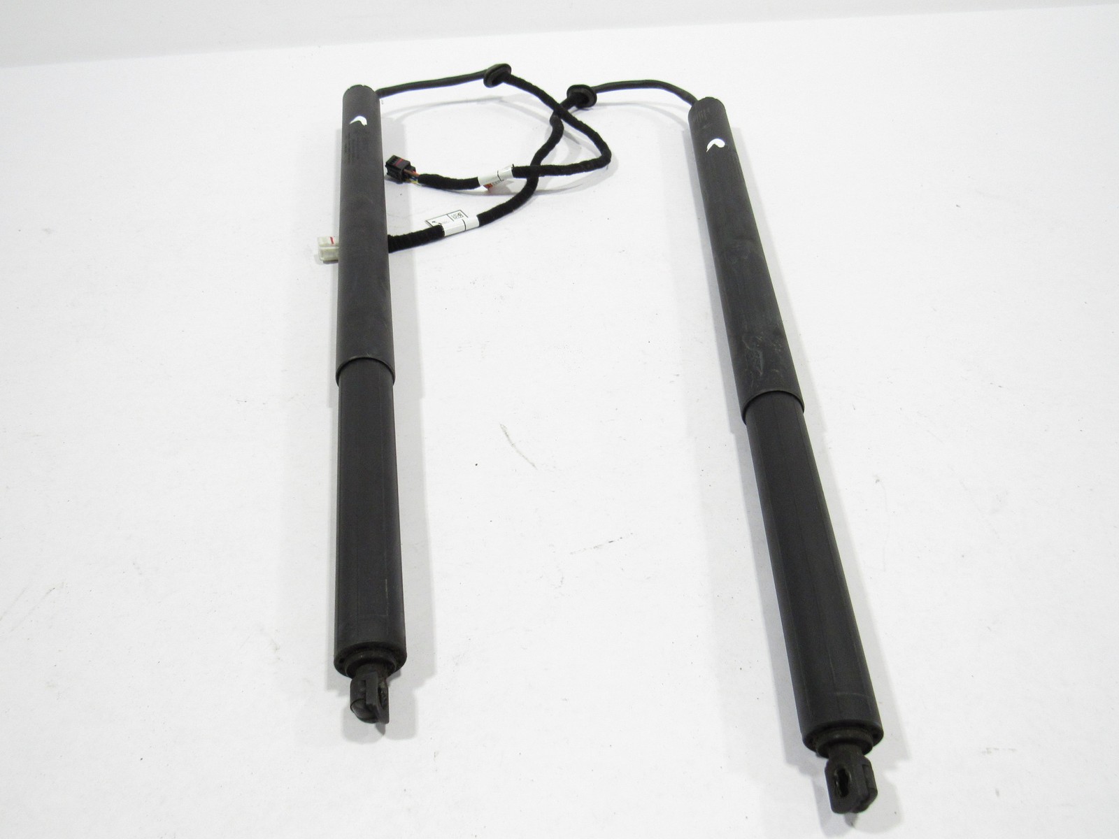 Maserati Levante Q4 2017 Rear Left Right Trunk Lid Shock Lift Strut Set 16-24 >#