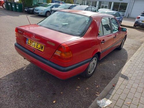 1994 Mercedes Class C220 Diesel Saloon - Picture 5 of 20
