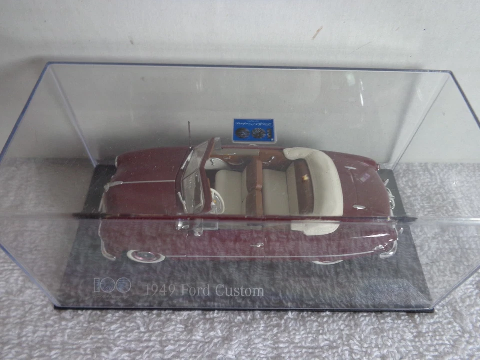 Danbury Mint 1:43 Scale Ford Centennial Collection 1949 Convertible In Case - Image 2 of 3