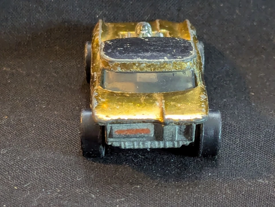 Vintage Original RedLine Hot Wheels PYTHON Gold 1966 USA Red Line - Image 4 of 4