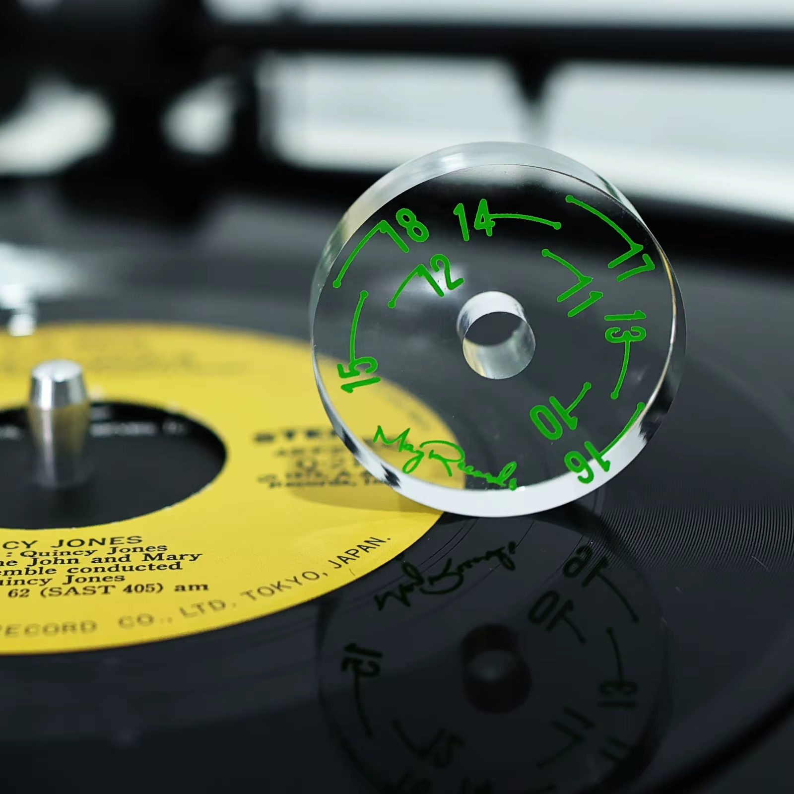 Hot Sale 45 RPM Turntable Adapter Transparent Acrylic Vinyl Turntable Center Ada