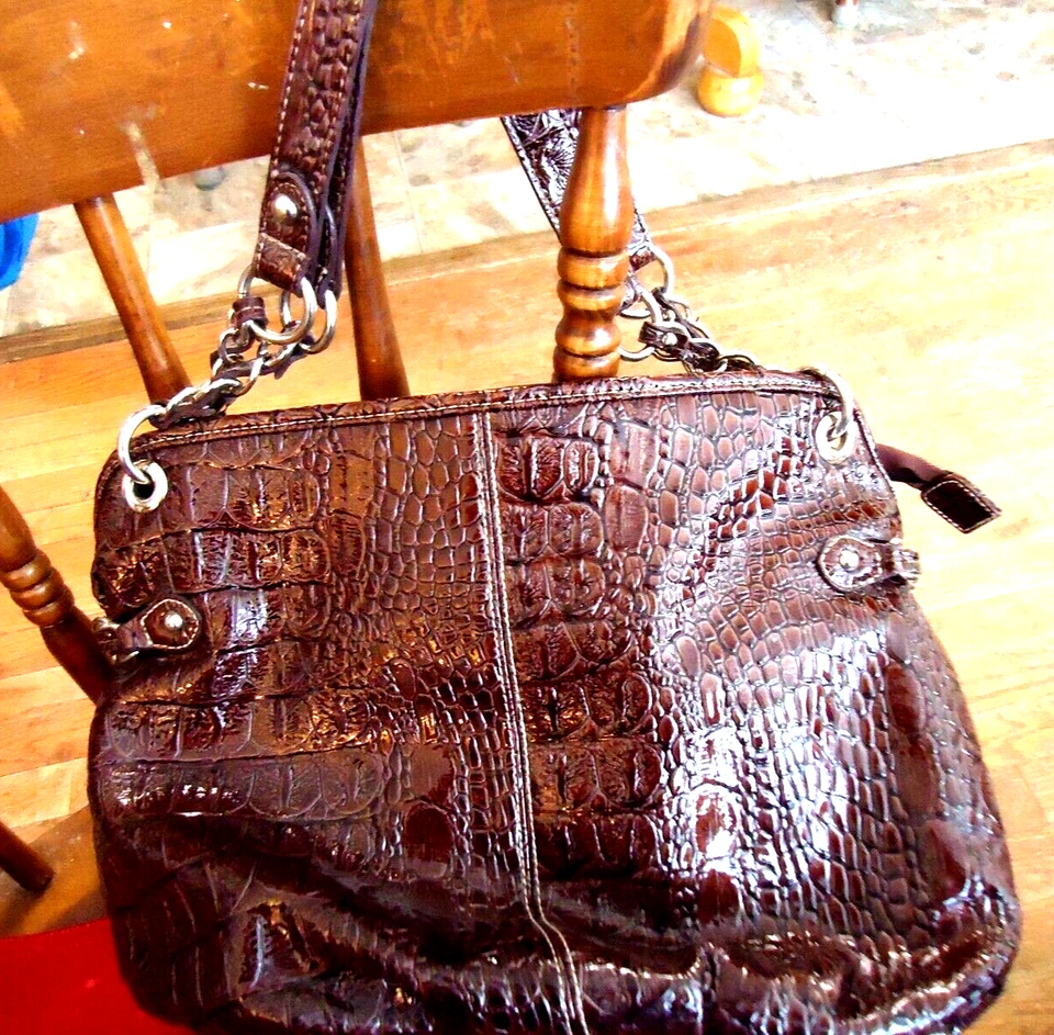 BOLSO ALFRED DUNNER MARRÓN COCODRILO DOBLE ASA HERRAJES DORADO CREMALLERA SUPERIOR MED Foto 3 de 4