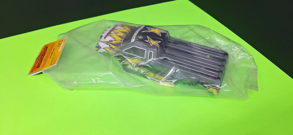 Dromida 4x4 Body Gray & Yellow SC4.18 RC Truck - Image 2 of 4