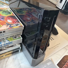 Nintendo Wii RVL-001 Black GameCube Compatible Console Bundle Smash Bros Brawl