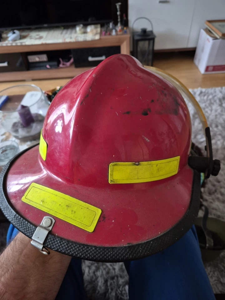 Feuerwehrhelm Kanada Helm Feuerwehr Fire Dept. Calgary #16 BRONTO Amerika USA - Bild 3 von 4