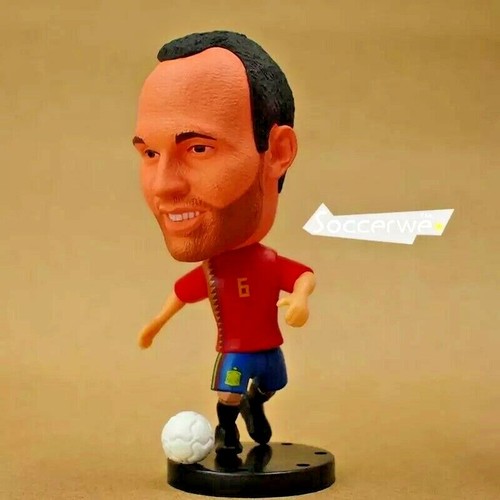 FIGURAS DE FUTBOLISTAS RESINA 6,5 CM. INIESTA - MESSI - MPBAPPÉ -RAÚL- MODRIC - Imagen 2 de 12