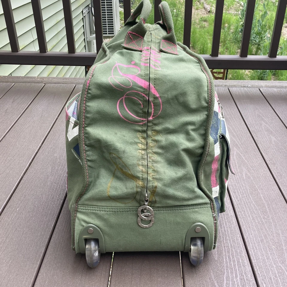 Vintage PINK Victoria's Secret LOVE and Rock and Roll 86 Tour Roller Bag Logo - Image 3 of 4