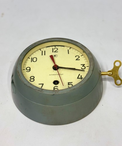 Vintage Wall Décor Original Antique Russian CCCP Key Winding Mechanical Clock - Picture 7 of 8