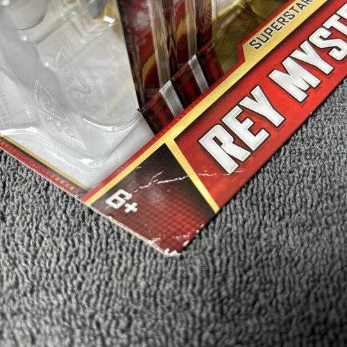 Mattel WWE Wrestling Figur Basic Serie 34 Rey Mysterio Superstar #63  - Bild 4 von 12