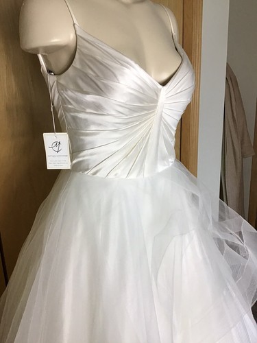 Matthew Christopher Stunning Off White Silk Wedding Dress NWT Size 12 Style10024 - Picture 3 of 11