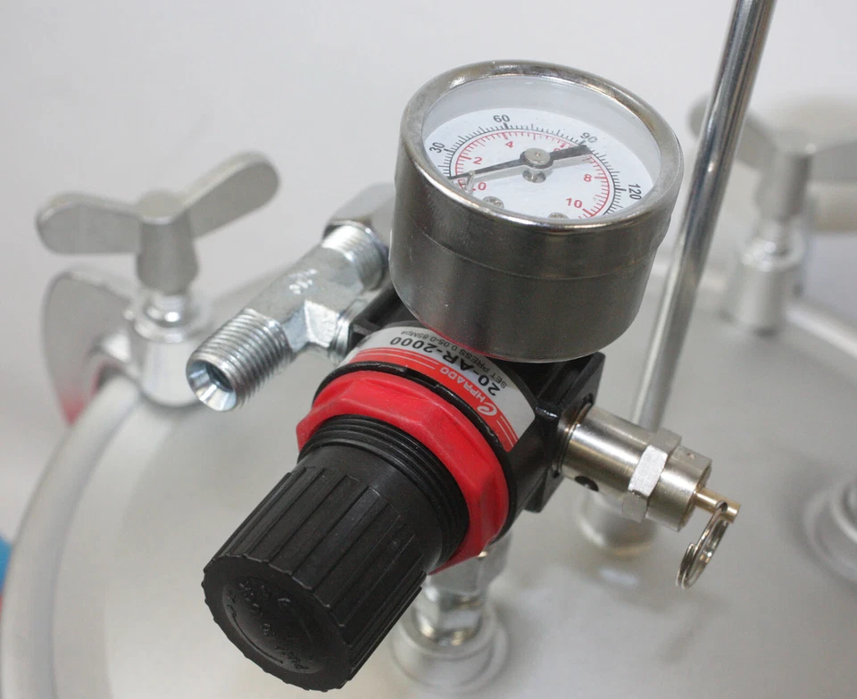 Pistola pulverizadora y mangueras tanque de aluminio olla a presión de pintura de aire de 2-1/2 galones Foto 3 de 3