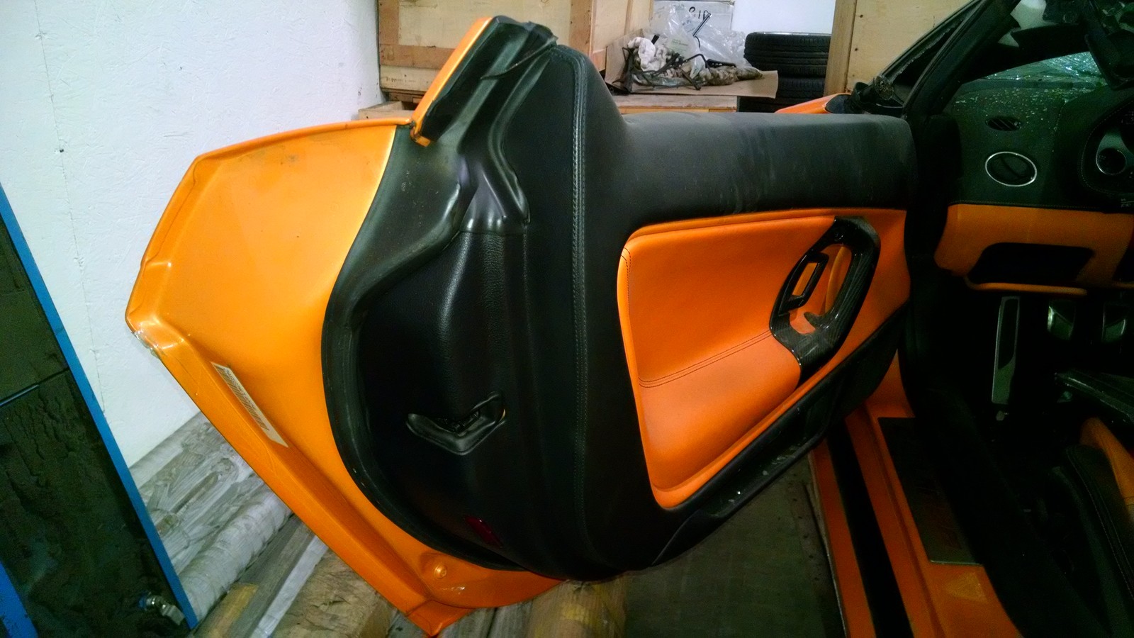 LAMBORGHINI GALLARDO SPYDER DRIVER SIDE DOOR COMPLETE! OEM