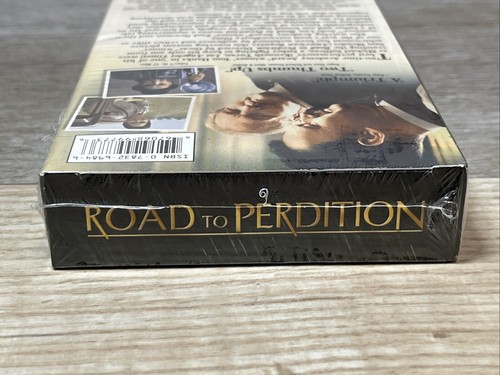VHS Road to Perdition - Tom Hanks/Jude Law/Paul Newman 2002 Movie SEALED - Picture 4 of 8