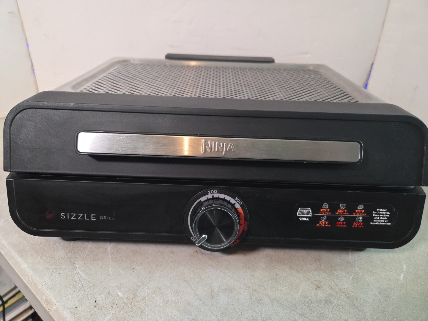 Ninja Sizzle Smokeless Indoor Grill  14" Grill GR100 GR Series 15  - Tested Work