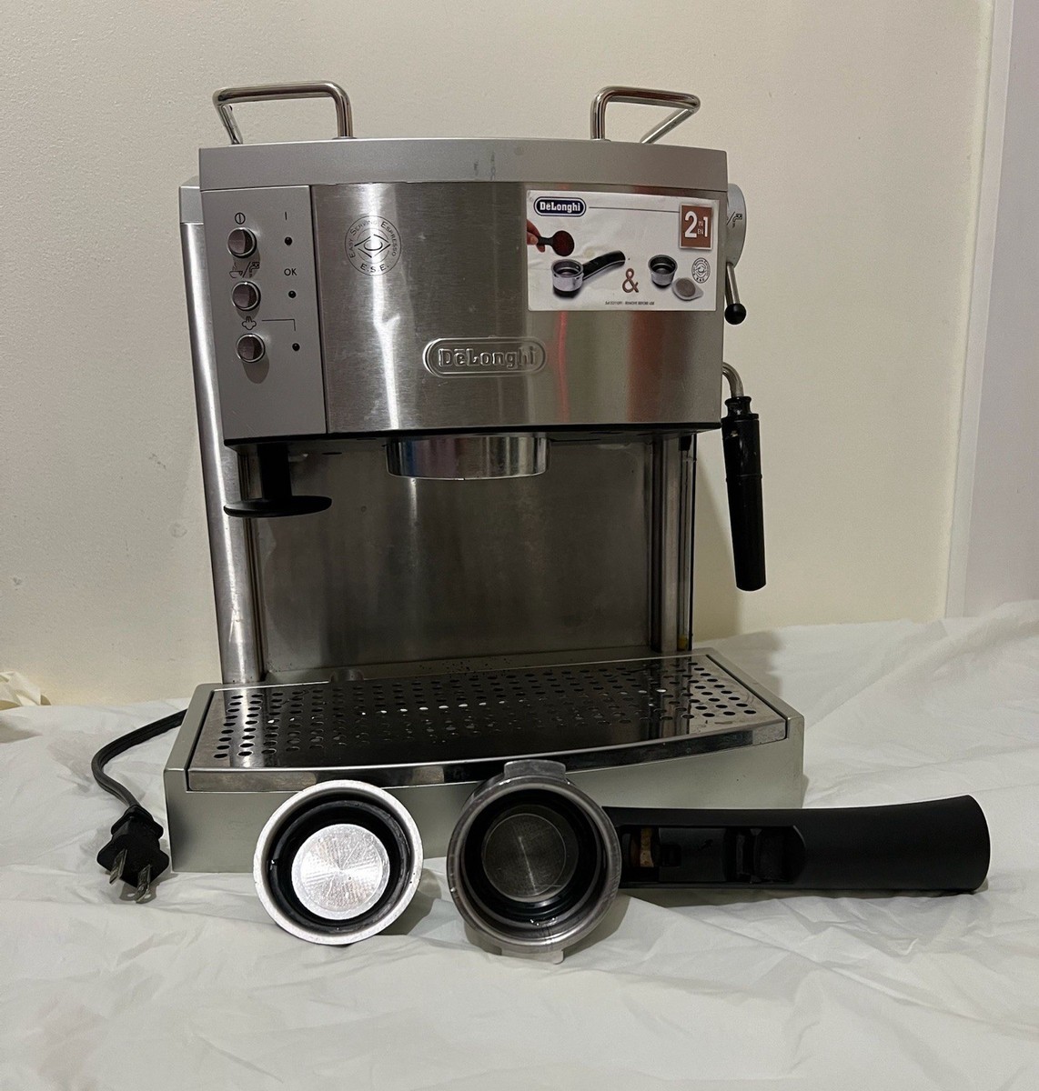 Stainless Steel Delonghi 15 Bar Pump Espresso And Cappuccino