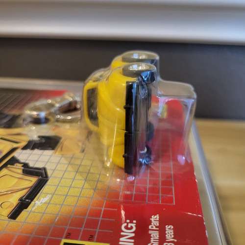 2001 Transformers Autobot Bumblebee Key Chain With Clip & Save Tech Specs, New - Picture 14 of 17