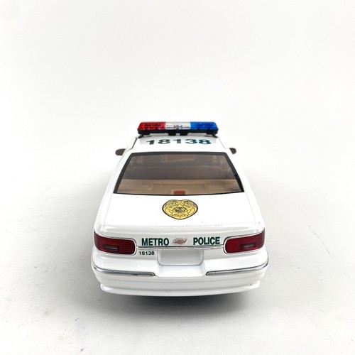 UT Models Chevrolet Caprice Metro Dade Police Car 1/18 Diecast - Picture 8 of 11