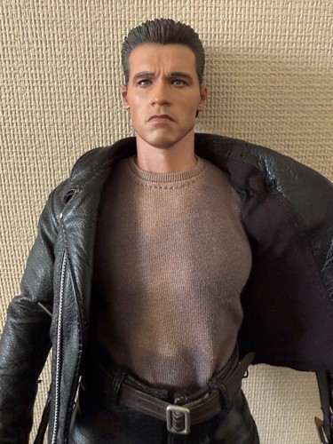 Modellino 1/6 Terminator 2 T2 DX10 T-800 Giorno del Giudizio Hot Toys - Foto 11 di 14