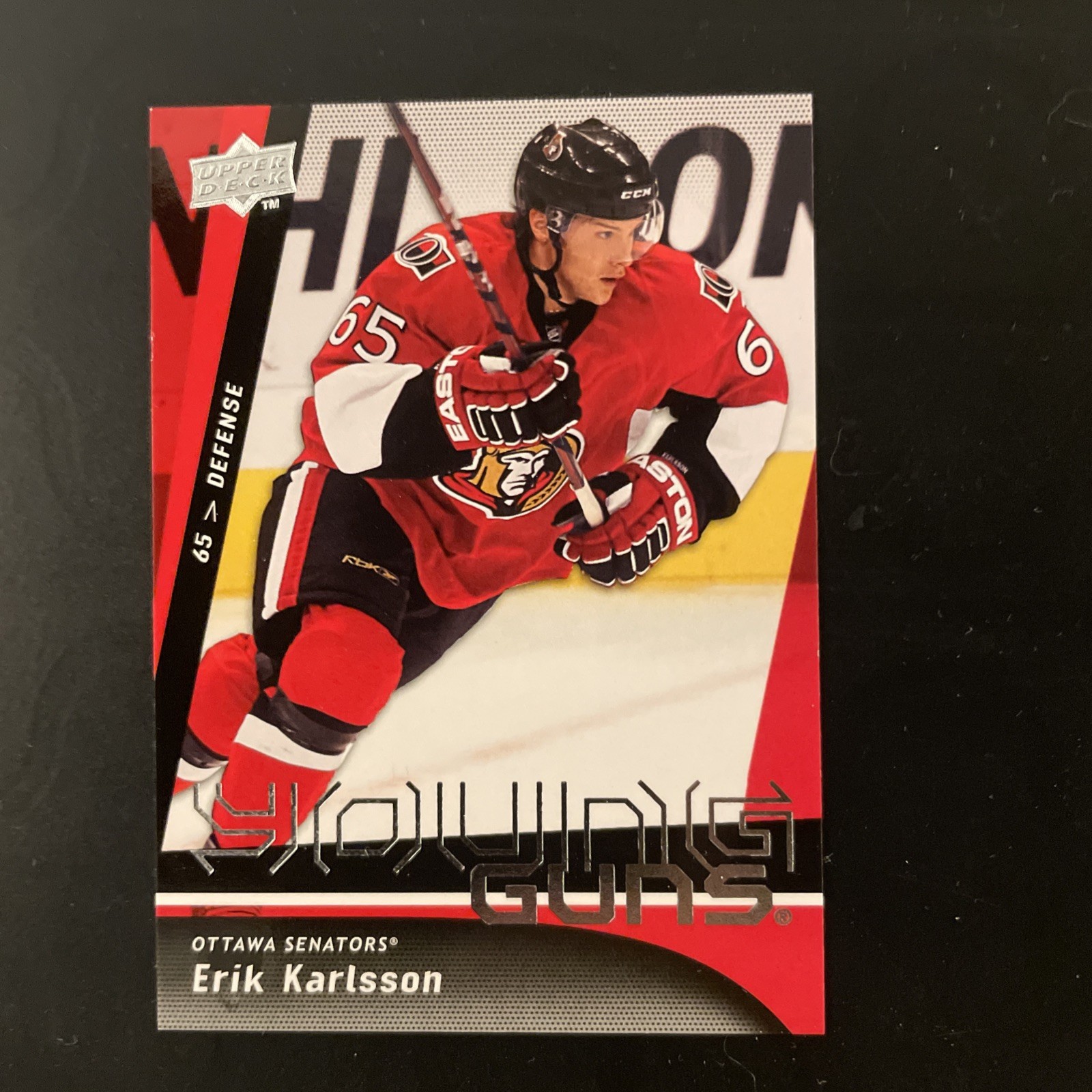 2009-10 UD Series 1 #210 ERIK KARLSSON Senators Penguins YOUNG GUNS RC ROOKIE