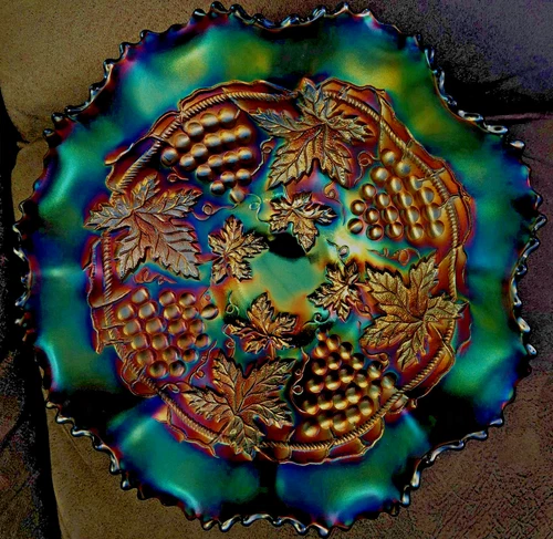 Northwood Carnival Glass "Grape & Cable" Amethyst Ruffled Bowl *SUPER PRETTY*