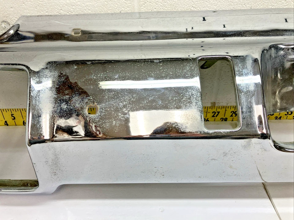 Parachoques trasero cromado GM OEM con recortes de escape 1970 Oldsmobile Cutlass/442 (B307) Foto 3 de 4