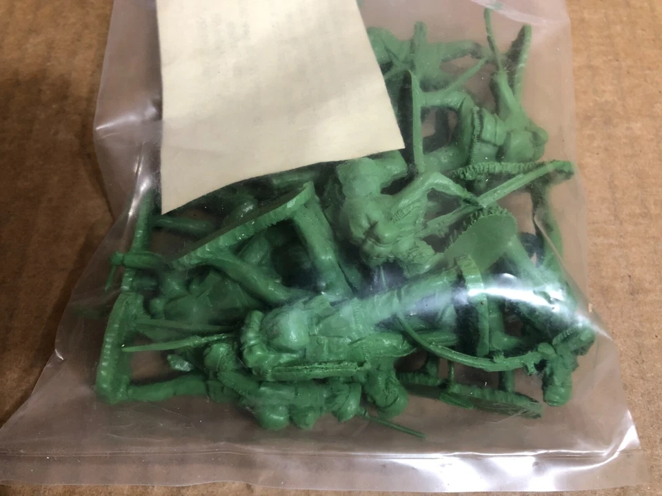 Barzso Playsets 54mm Green Plastic - ROGER'S RANGERS Set #1, Thirteen Figures ** - Image 4 of 4