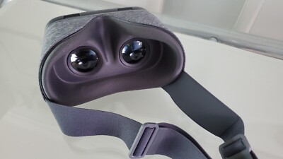 Google Daydream View - VR Headset model D9SHA Controller model