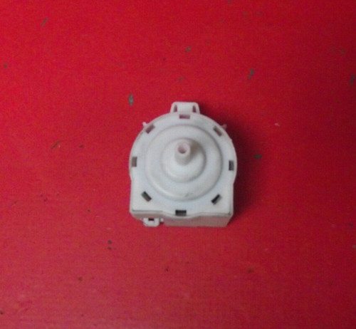 Waschmaschine ZANUSSI ZWF81443W DRUCKSCHALTER