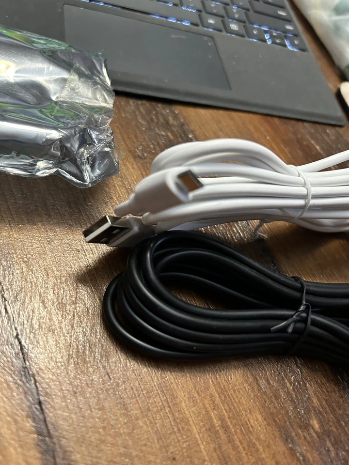 NEW Set Of 2 MicroUSB Charger For Android Phones PS4 Controllers Black, White - Image 2 of 3