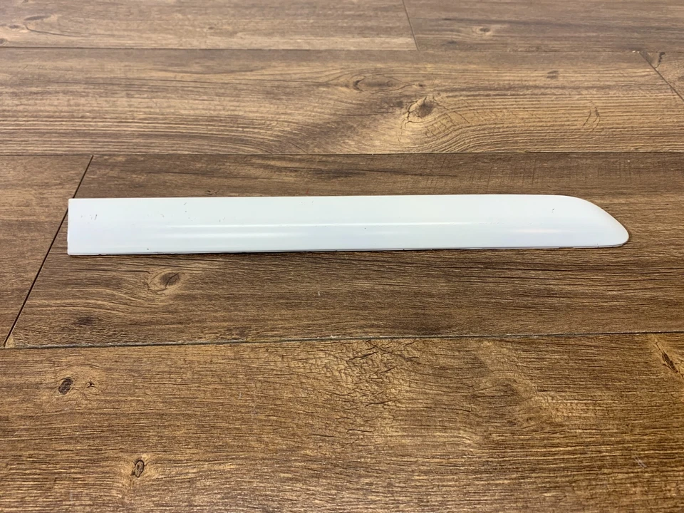 2006-2009 VW Golf Rear Quarter Panel Body Molding Trim Right Side OEM NУЦ - Image 2 of 4