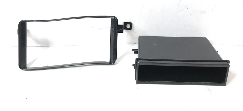 Metra Electronics Dash Kit, For Select Toyota Highlander w/o 01-07/Sequoia - Image 2 of 4