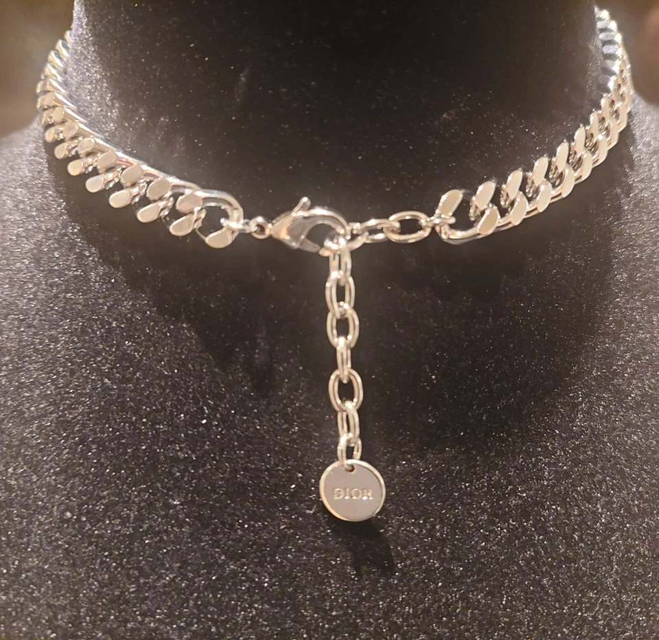 DIOR CD CRYSTAL NECKLACE - Box & Dust Pouch included - Image 3 of 3