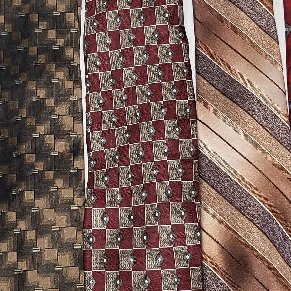 Lote de corbatas de diseñador - mezcla de seda, patrones surtidos, informales de negocios Foto 4 de 4