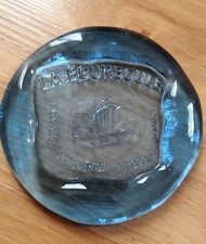 RARE PRESSE PAPIER -VERRE SOUFFLé- LES POMPIERS de LA BOURBOULE :  1993 -UDSP 63