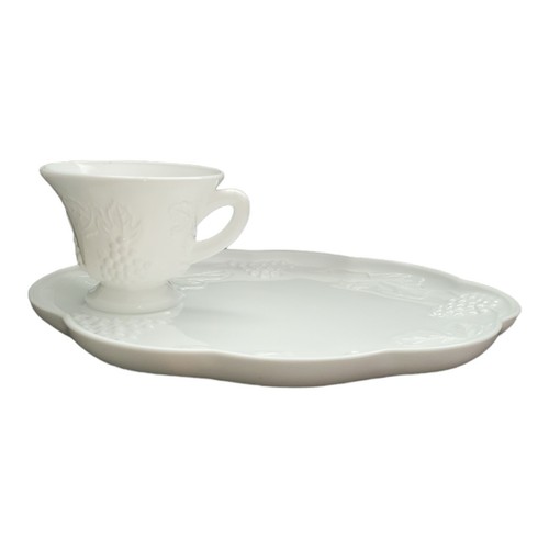 Antq Indiana Glass "Colony Harvest" Milk Glass 4 Sets Snack Plate/Teacup...