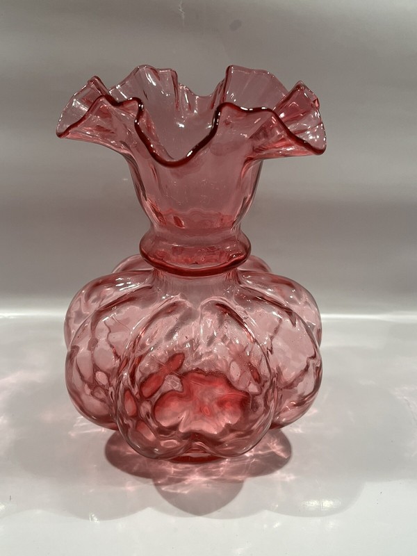 Vintage Fenton 8" Quilted Cranberry Glass Ruffled Melon Vase Elegant BEAUTIFUL 