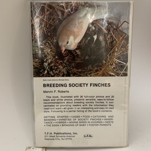 Breeding Society Finches By Mervin F Roberts Hardcover Illustrated Vintage Book - Picture 2 of 7