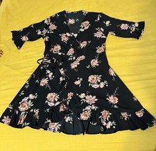 Women Dress Size :8(looks new)