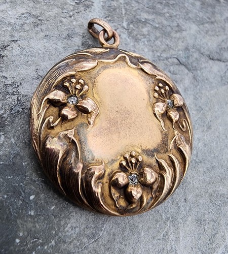 10k .417 Gold Art Nouveau Mourning 3 Diamond Repousse Locket Pendant Au 24143 - Picture 2 of 14