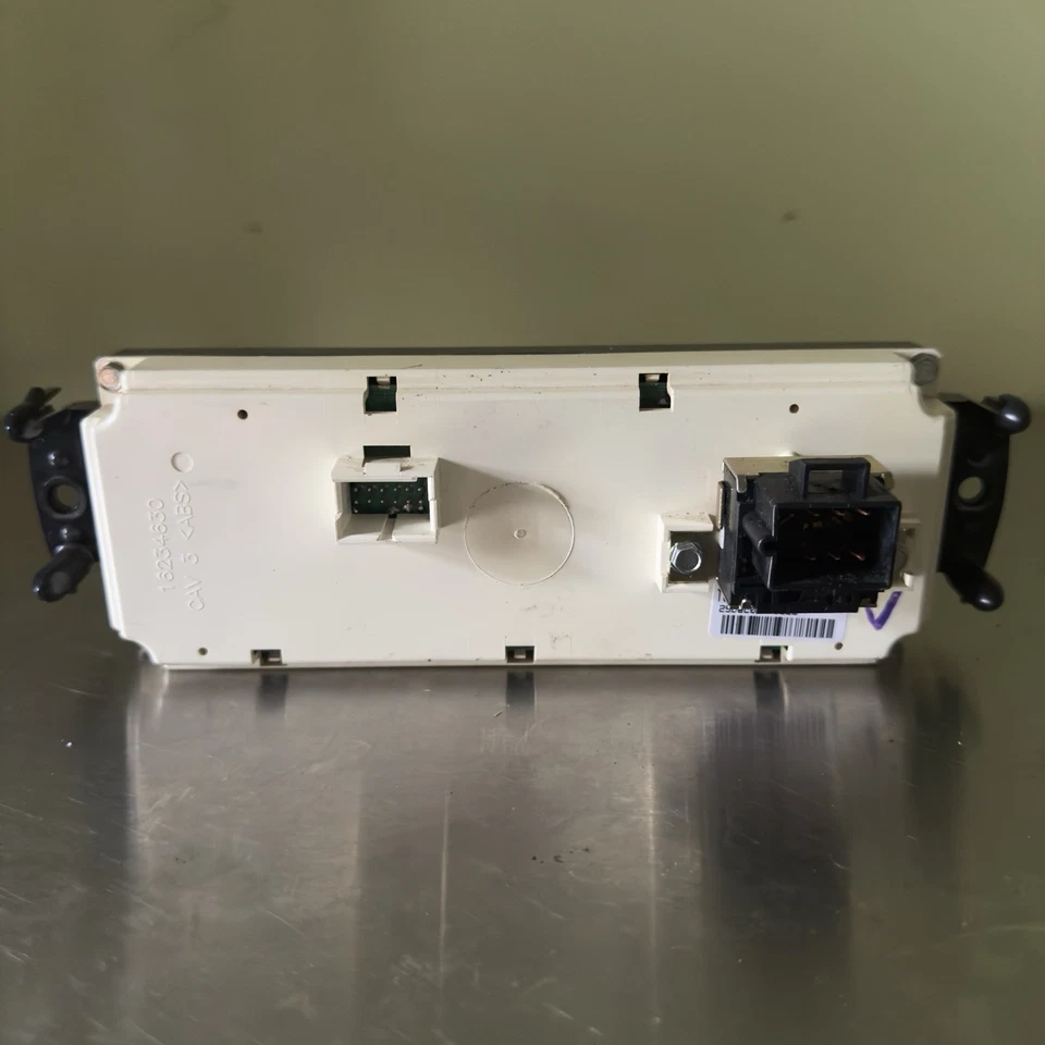 Controles de climatización 00-02 Chevrolet Tahoe SUBURBAN GMC Yukon Foto 2 de 4