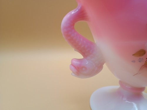 VTG Fenton Glass Fan Vase Rosalene Pink with Roses & Dolphins Artist Signed - Picture 7 of 15