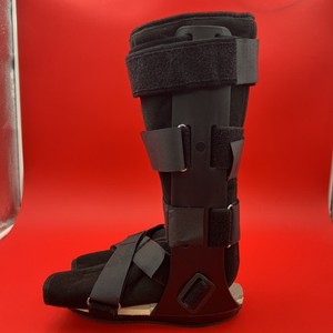 DeRoyal Short Leg Walker Samson S black straps foot injury recovery medical boot