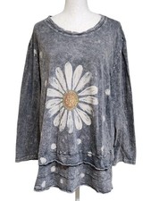Jess & Jane Happy Days Daisy Gray Mineral Washed Top Size 2X