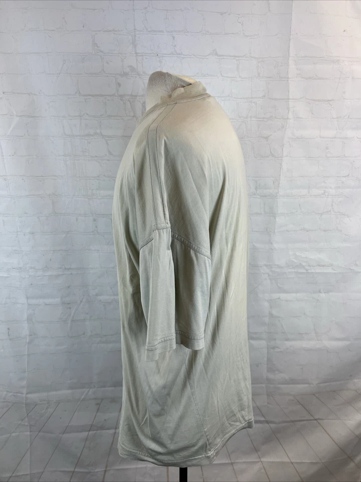 Camiseta Versace Hombre Gris Beige Algodón Manga Corta TALLA XXL $595 Foto 4 de 4