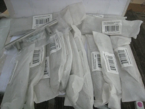 15  Jeffrey Alexander Key West Cabinet  Pulls - 3 " Cntr  136SN SATIN NICKEL - Picture 1 of 8