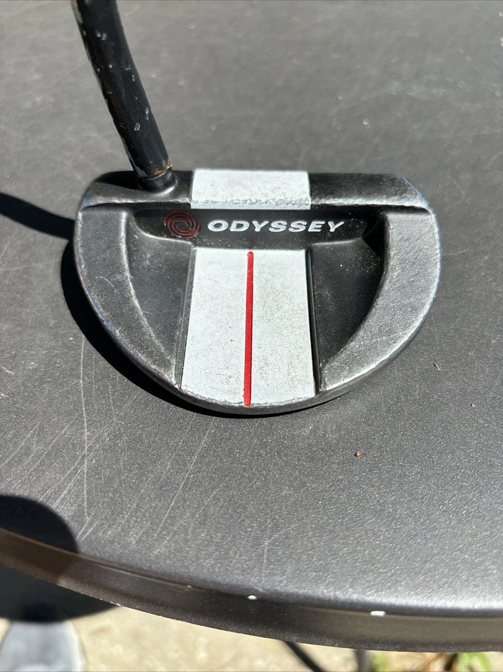 Putter usado RH Odyssey O-Works R-Line 31,5” sem capa - Imagem 3 de 4
